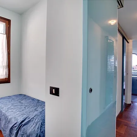 Giudecca Apartment *